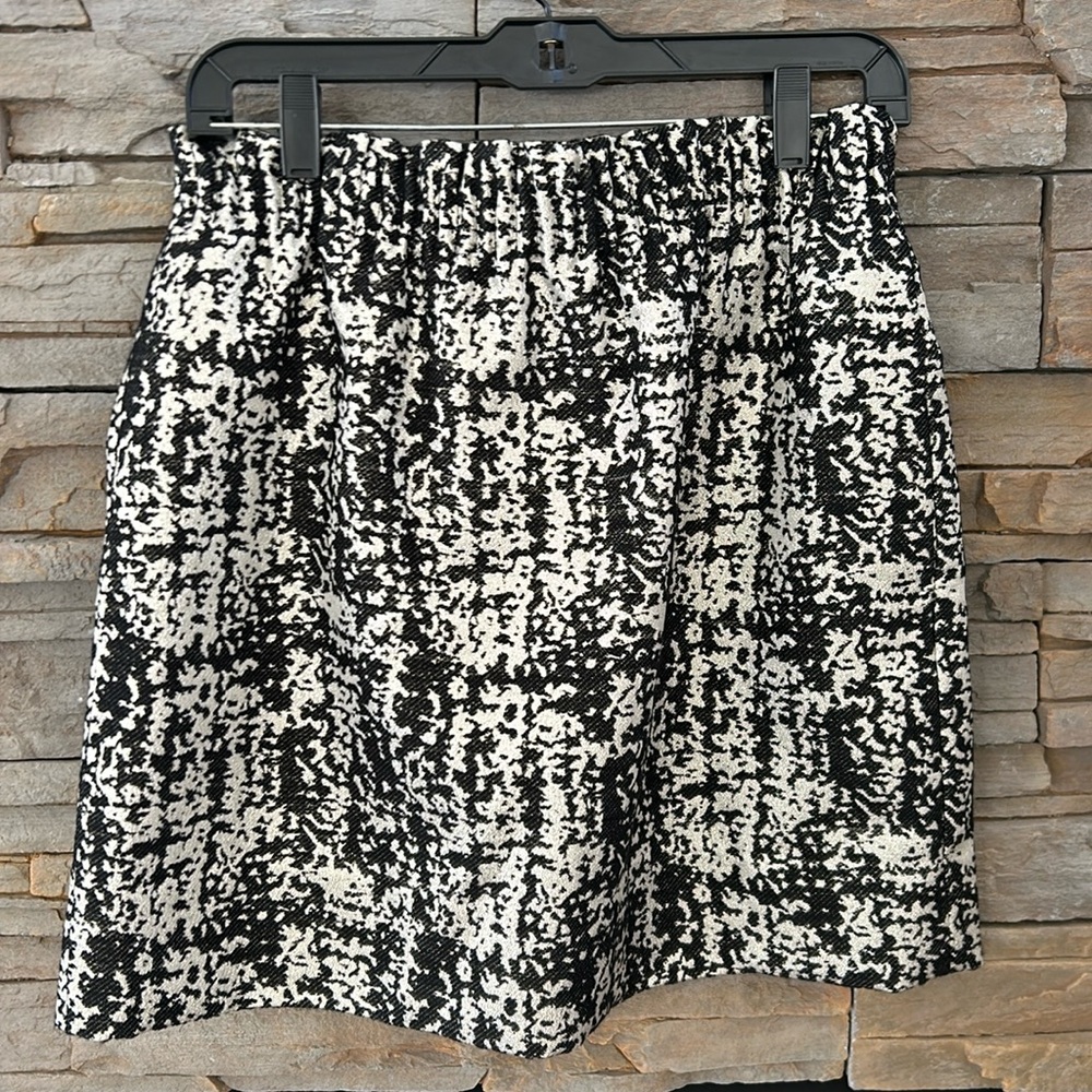 ✨NWT✨ J Crew Pull On Skirt - Black & Gold, Size 6